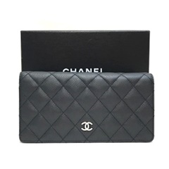 シャネル　マトラッセ　キャビアスキン　２つ折り長財布