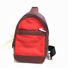 コーチ　ボディーバッグ